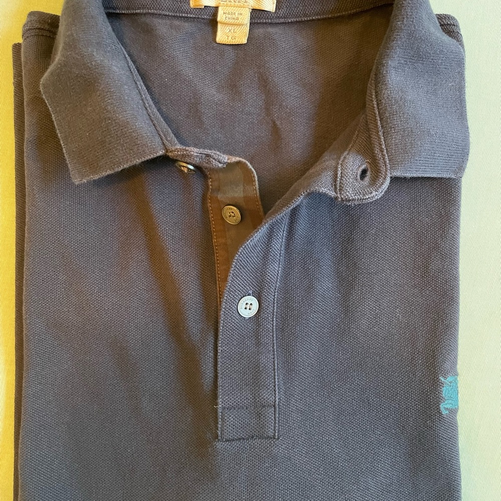 Burberry polo in navy blue